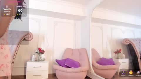 Snapshot of luciana_roa chatting on 09/29/25, 08:35 Luciana online show from 09/29/25, 08:35