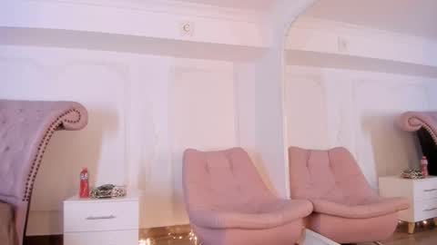 Snapshot of luciana_roa chatting on 10/21/25, 08:20 Luciana online show from 10/21/25, 08:20