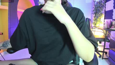    online show from 03/05/25, 04:45