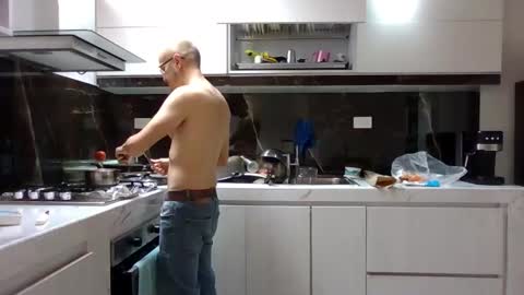 LucianNeo online show from 11/28/25, 03:36