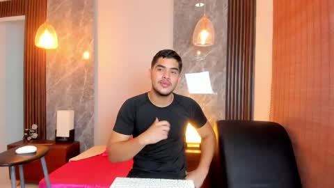 Snapshot of luciano_vitale_ chatting on 06/02/26, 01:13 Luciano online show from 06/02/26, 01:13