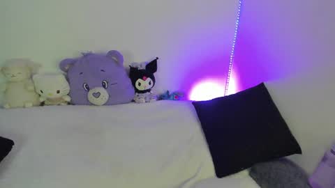 Snapshot of lucie_angel chatting on 06/12/26, 02:10 Lucie Grey online show from 06/12/26, 02:10