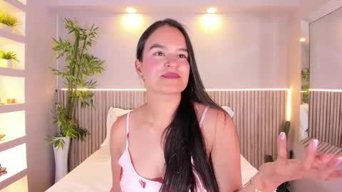 Snapshot of luciemillerr chatting on 03/04/26, 05:08 lucie online show from 03/04/26, 05:08