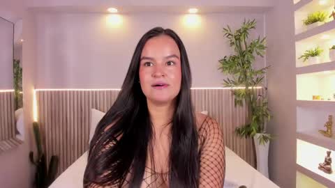Snapshot of luciemillerr chatting on 04/13/26, 05:07 lucie online show from 04/13/26, 05:07