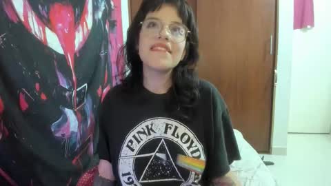 Snapshot of luciferrx666 chatting on 12/17/25, 05:24 camila online show from 12/17/25, 05:24