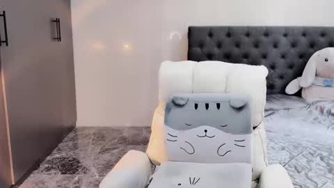 Snapshot of lucii04 chatting on 09/25/25, 12:36 lucii04 online show from 09/25/25, 12:36