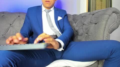 Leo online show from 12/21/24, 02:04