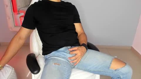 Snapshot of lucii_fer_ chatting on 12/05/25, 11:30 Leo online show from 12/05/25, 11:30