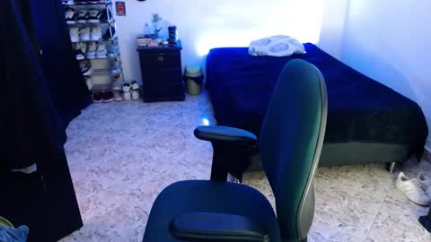 luciifer_hills online show from 01/01/25, 06:06