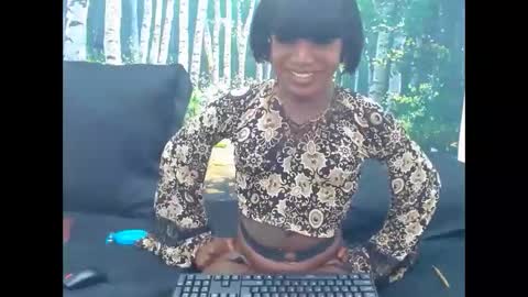 Snapshot of lucile_carrie chatting on 06/10/26, 09:14 Lucile Carrie online show from 06/10/26, 09:14
