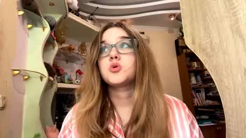 Snapshot of lucillahisserich chatting on 06/14/26, 10:28 Ember online show from 06/14/26, 10:28