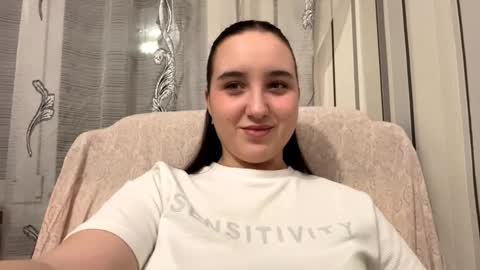 Snapshot of lucindapano chatting on 12/13/25, 09:53 Sofia online show from 12/13/25, 09:53