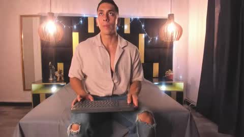 Snapshot of lucio__fox chatting on 12/15/25, 11:58 Lucio online show from 12/15/25, 11:58