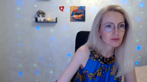 Snapshot of luckcristal chatting on 05/22/26, 05:29 Arina online show from 05/22/26, 05:29