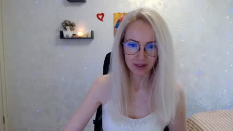 Snapshot of luckcristal chatting on 06/12/26, 04:50 Arina online show from 06/12/26, 04:50
