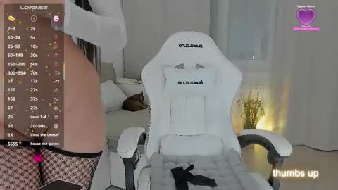 Snapshot of lucky__lady_ chatting on 03/30/26, 10:33 lucky__lady_ online show from 03/30/26, 10:33