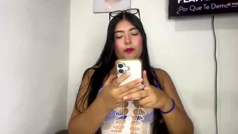 lucky_couple2025 online show from 11/21/25, 04:11