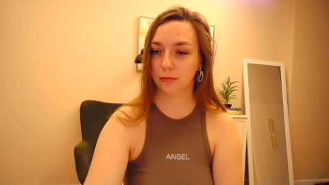 lucky_foryou_baby online show from 12/30/24, 02:08