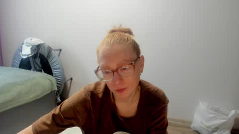 lucky_licky20 online show from 12/08/24, 03:53