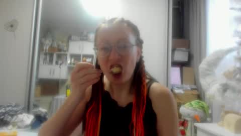 Snapshot of lucky_licky20 chatting on 11/17/25, 02:28 lucky_licky20 online show from 11/17/25, 02:28