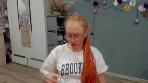 Snapshot of lucky_licky20 chatting on 12/20/25, 02:07 lucky_licky20 online show from 12/20/25, 02:07