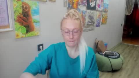 Snapshot of lucky_licky20 chatting on 02/04/26, 04:18 lucky_licky20 online show from 02/04/26, 04:18