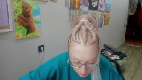 Snapshot of lucky_licky20 chatting on 02/05/26, 03:44 lucky_licky20 online show from 02/05/26, 03:44