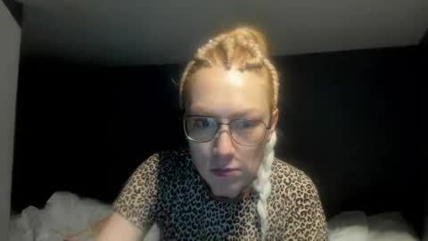 Snapshot of lucky_licky20 chatting on 02/16/26, 05:03 lucky_licky20 online show from 02/16/26, 05:03