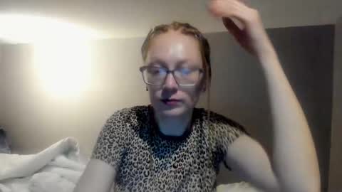 Snapshot of lucky_licky20 chatting on 03/12/26, 04:18 lucky_licky20 online show from 03/12/26, 04:18