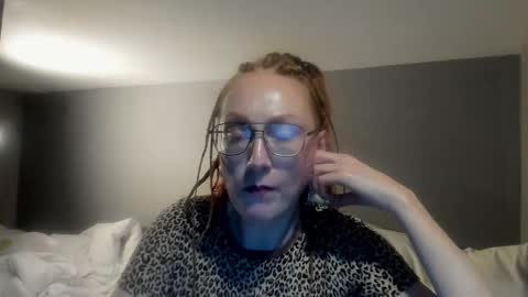 Snapshot of lucky_licky20 chatting on 03/15/26, 06:36 lucky_licky20 online show from 03/15/26, 06:36