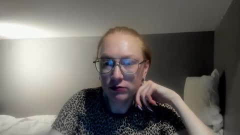 Snapshot of lucky_licky20 chatting on 03/19/26, 04:16 lucky_licky20 online show from 03/19/26, 04:16