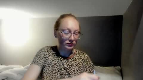 Snapshot of lucky_licky20 chatting on 03/21/26, 04:06 lucky_licky20 online show from 03/21/26, 04:06