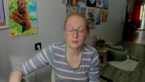Snapshot of lucky_licky20 chatting on 04/04/26, 04:00 lucky_licky20 online show from 04/04/26, 04:00