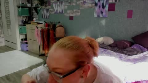 Snapshot of lucky_licky20 chatting on 04/27/26, 01:47 lucky_licky20 online show from 04/27/26, 01:47
