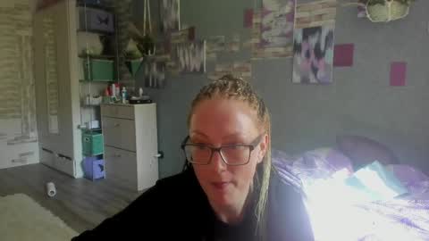 Snapshot of lucky_licky20 chatting on 06/05/26, 02:40 lucky_licky20 online show from 06/05/26, 02:40