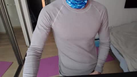 Snapshot of lucky_swimmer chatting on 10/30/25, 03:35 Iron Jhon online show from 10/30/25, 03:35