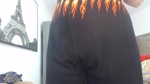 Snapshot of luckyanabella chatting on 10/30/25, 11:00 Ana online show from 10/30/25, 11:00