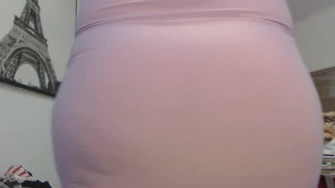 Snapshot of luckyanabella chatting on 11/14/25, 11:42 Ana online show from 11/14/25, 11:42