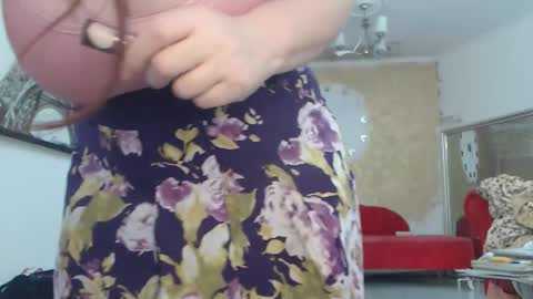 Snapshot of luckyanabella chatting on 11/17/25, 11:38 Ana online show from 11/17/25, 11:38