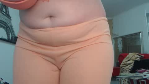 Snapshot of luckyanabella chatting on 11/22/25, 11:53 Ana online show from 11/22/25, 11:53