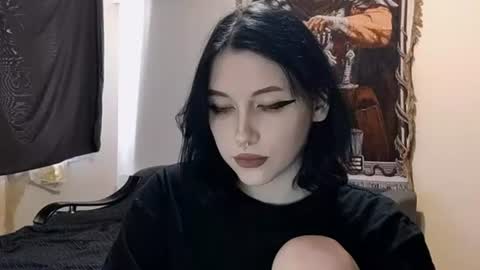 luckybastrad0677 online show from 06/08/26, 07:20