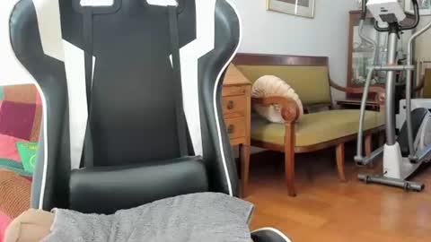 Lucky online show from 06/12/26, 04:06