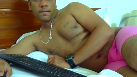 Snapshot of luckyfinalone chatting on 09/12/25, 01:49 luckyfinalone online show from 09/12/25, 01:49