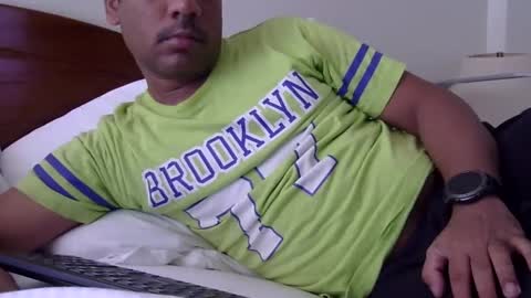 Snapshot of luckyfinalone chatting on 09/27/25, 04:23 luckyfinalone online show from 09/27/25, 04:23