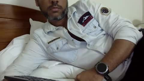 Snapshot of luckyfinalone chatting on 10/18/25, 12:02 luckyfinalone online show from 10/18/25, 12:02