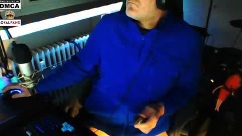 Snapshot of luckyfreak1 chatting on 02/16/25, 05:26 call me Stefan online show from 02/16/25, 05:26