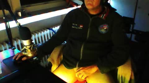 Snapshot of luckyfreak1 chatting on 09/12/25, 01:17 call me Stefan online show from 09/12/25, 01:17