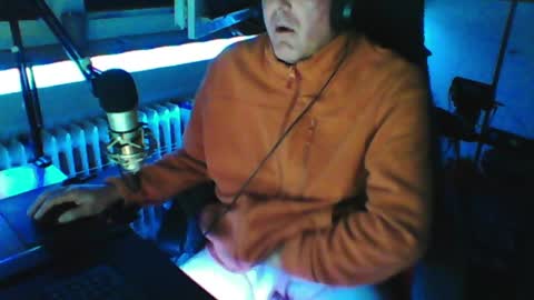        call me  Stefan online show from 04/08/26, 06:41