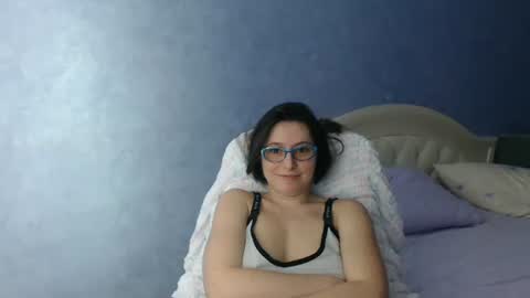 luckylinda23 online show from 01/11/25, 05:07