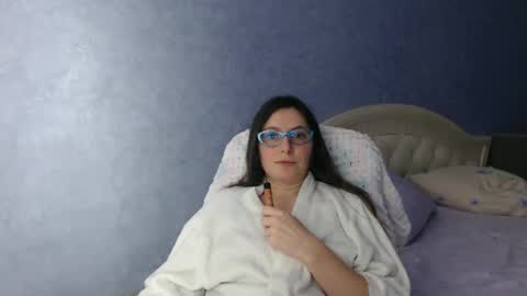 luckylinda23 online show from 01/12/25, 03:46
